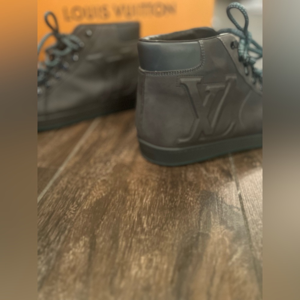 🔥Louis Vuitton Grey Sneaker Boots🔥 - Picture 6 of 8